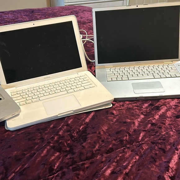 Lot of Apple Products PARTS ONLY 4 MacBooks , 4 chargers, 2 old iPhones - Picture 6 of 16